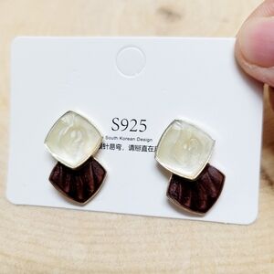 Brand New White & Brown Square Earrings